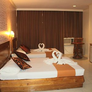 Deluxe King Suite